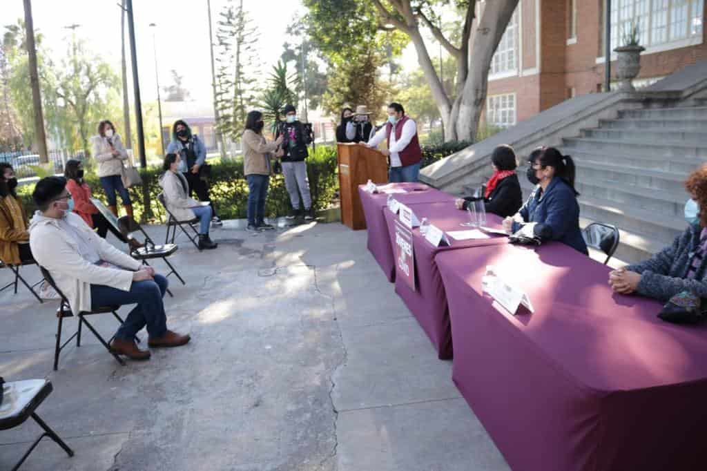 Entrega Ayuntamiento de Tijuana constancias del curso Jóvenes vs el Covid-19