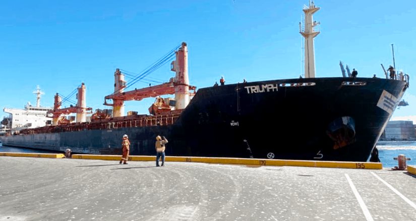 Ensenada: SEMAR y prestadores de servicios marítimos coadyuvan en conjunto para remoción del Triumph