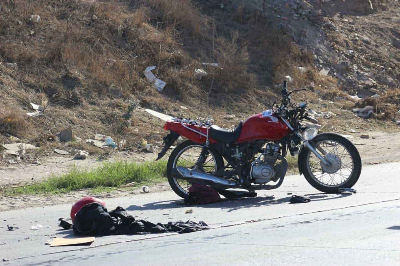 Motociclista resulta lesionado en accidente automovilístico