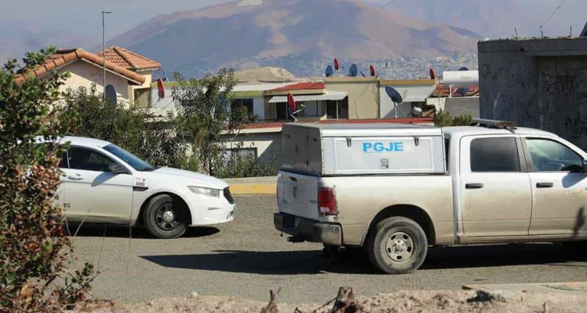 Dejan cuerpo sin vida en un estacionamiento en Urbi Villa del Prado