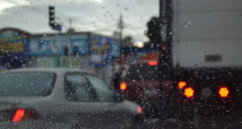 Ante pronóstico de lluvias, exhorta la DSPM a conductores a cumplir con la normatividad vigente