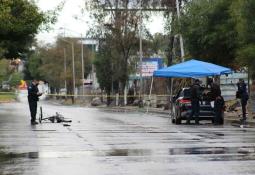 Atacan con arma larga a dos hombres a bordo de un vehículo en Residencial Del Bosque, ambos murieron