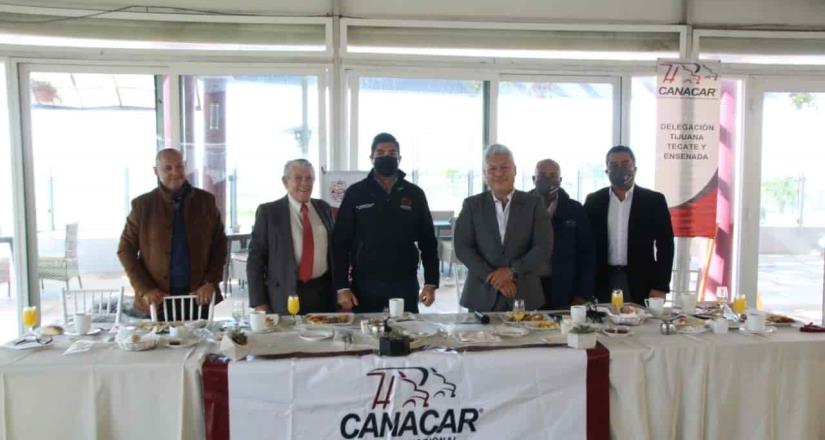 Sostiene Armando Ayala encuentro con la Cámara Nacional de Autotransportes de Carga (CANACAR)