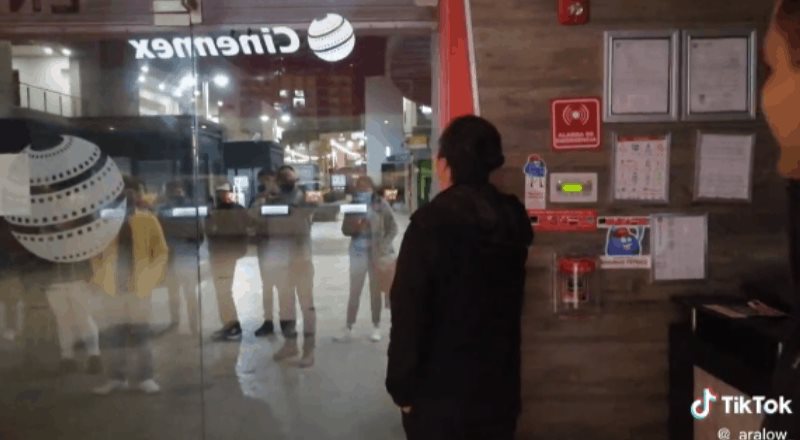 Se graba cierre de sucursal de Cinemex en Tijuana y se viraliza
