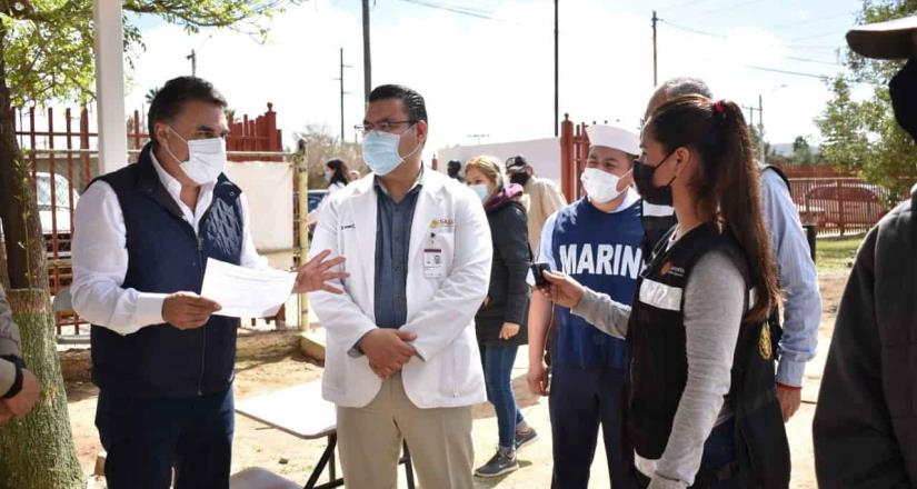 Supervisa Ruiz Uribe Puntos de Vacunación en el Sur Profundo de Ensenada