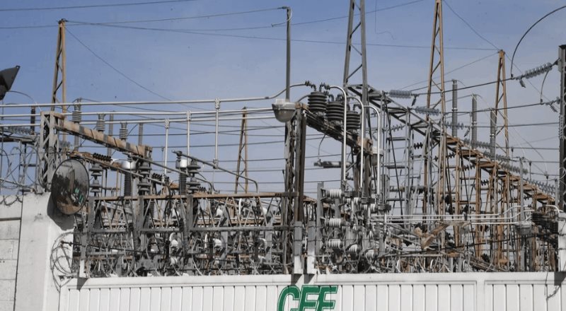 CFE restablece servicio de electricidad al norte y noreste del país