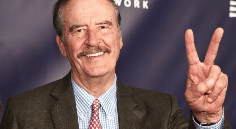 Vicente Fox llama irresponsable y estafador a López-Gatell