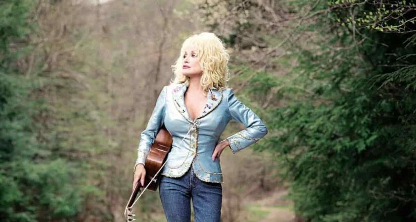 La cantante Dolly Parton dona un millón de dólares para vacuna de Moderna