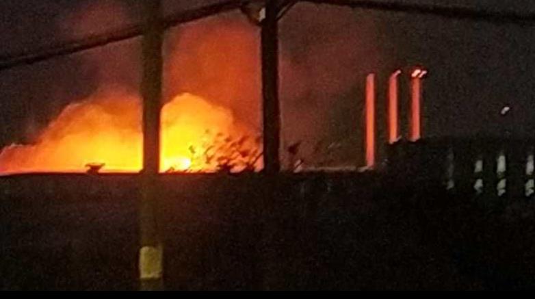 Se incendia la papelera Kimberly Clark en San Juan del Río.