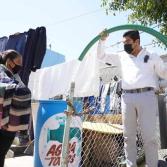 Estrena Armando Ayala en Puerto Azul programa de distribución “Agua para Todos”