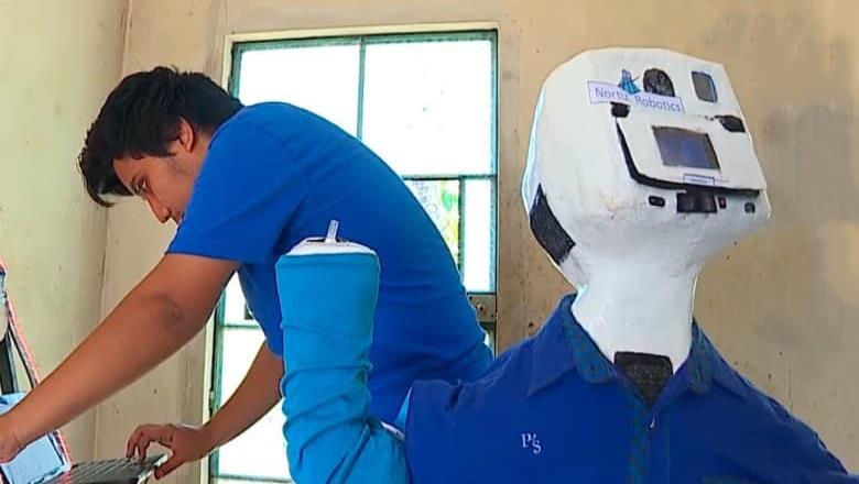 Joven yucateco construye robot que habla maya