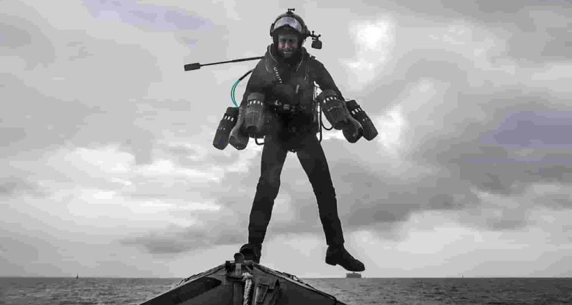 Marina de Reino Unido prueba trajes voladores tipo Iron Man