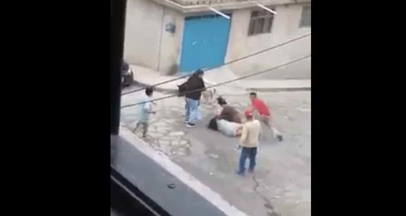 Familias pelean a machetazos en Naucalpan; mujer resulta lesionada