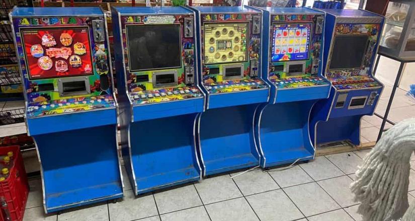 FGE realizó cateos y decomisó 9 máquinas mini casinos