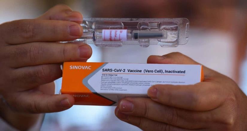 Hoy jueves se aplica vacuna SINOVAC segunda dosis en Tijuana: Alejandro Ruiz Uribe