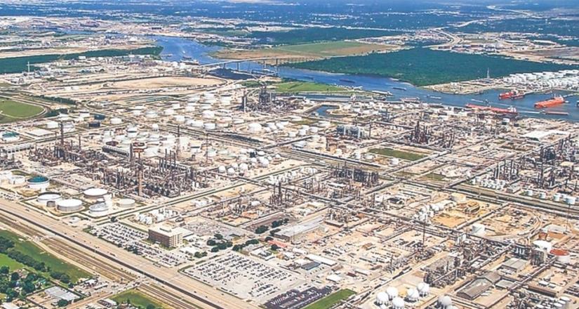 Compra Gobierno refinería en Houston, lista para chatarra y con pasivos por 980 MDD