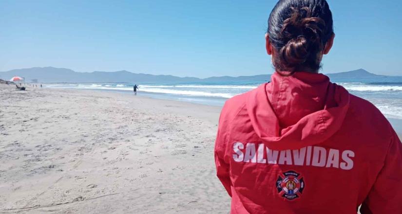 En junio, la División Acuática de la Dirección de Bomberos ha realizado más de 6 mil prevenciones y tres rescates en playas