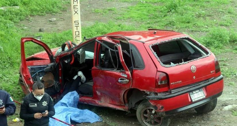 Mujer copiloto sale proyectada y muere tras choque en Ecatepec