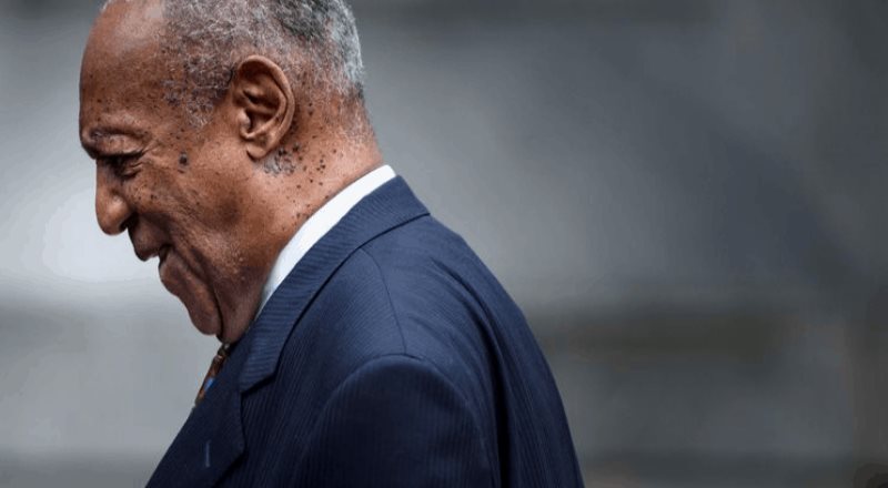 Bill Cosby sale de prisión tras anulación en condena por abuso sexual