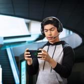 Uno para gobernarlos a todos: los nuevos audífonos multiplataforma inalámbricos Razer barracuda x, para gaming y móviles