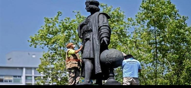 Critican reemplazo de estatua de Colón por mujer indígena