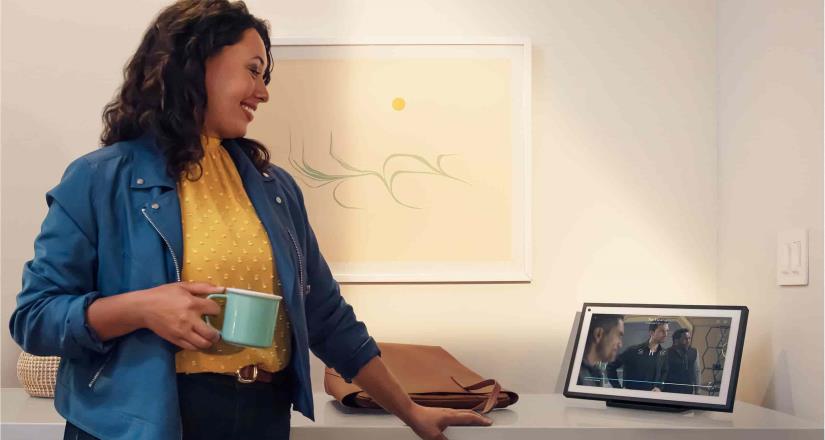 Amazon presenta Echo Show 15 para ayudar a mantener a las familias organizadas, conectadas y entretenidas