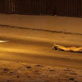 Arrojan cuerpos desnudos con narcomensaje en El Pipila