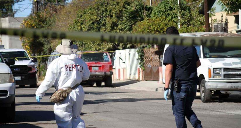 Disparan a una persona en Playas de Tijuana, muriendo frente a un domicilio