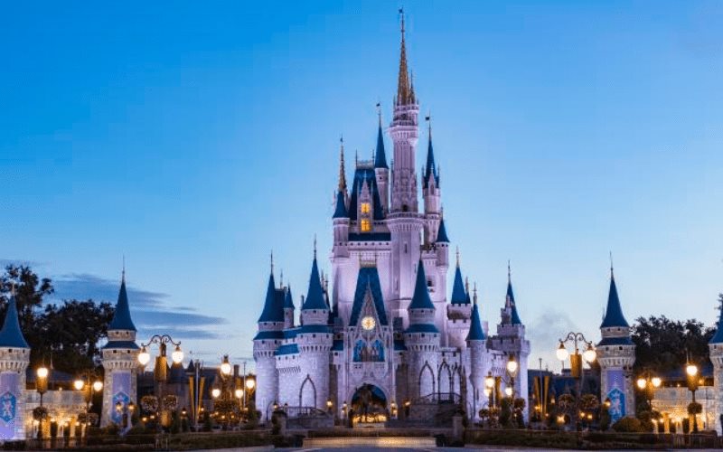 Disney World Florida no solicitará vacunas a sus empleados