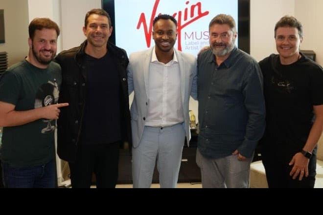 Thiaguinho firma contrato con Virgin Music