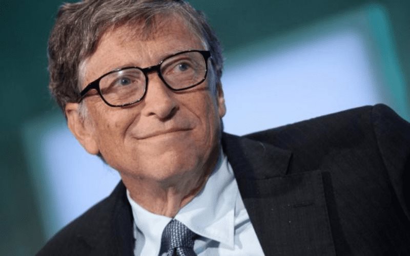 Bill Gates sorprendió con publicación en Twitter respecto a la variante ómicron