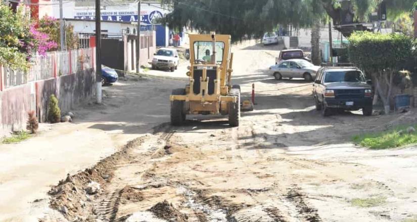 Arranca Gobierno de Ensenada obras de pavimentación en Granjas El Gallo