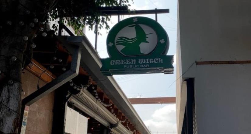 2 jóvenes de 20 años de edad fueron apuñaladas dentro del bar “Green Witch”