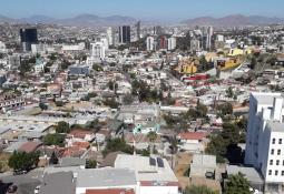 Festejan en Canaco Tijuana a 800 niñas y niños