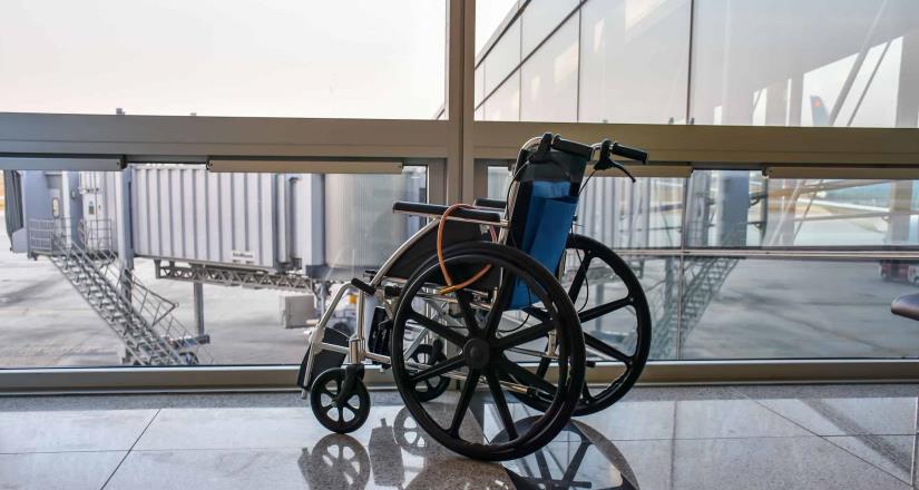 Aerolínea no permite abordar a menor con discapacidad
