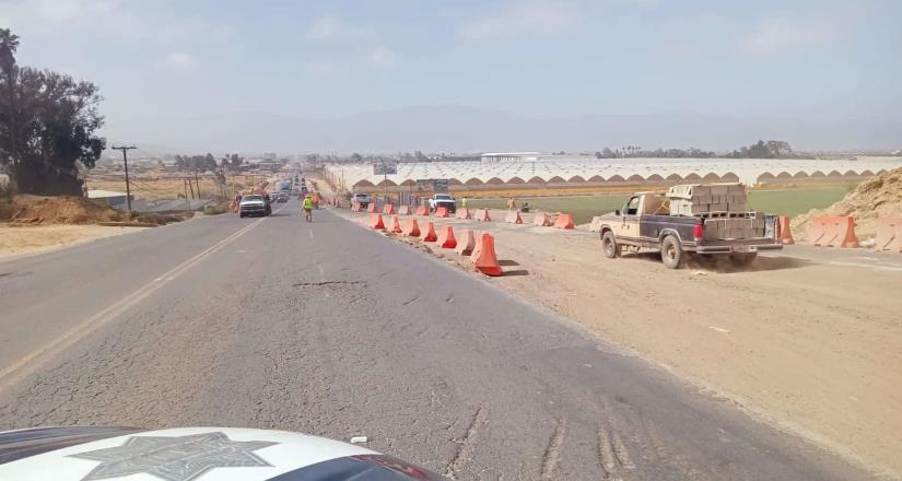 Exhorta Gobierno de Ensenada a extremar precaución tras cierre en tramo de la carretera Chapultepec-Maneadero