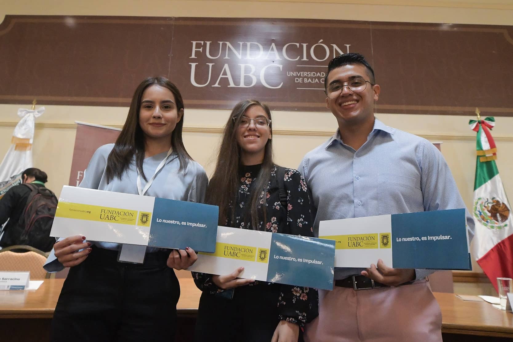 Beca Fundación UABC a estudiantes para intercambio internacional