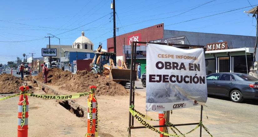 Avanza CESPE en la reposición de red de alcantarillado en Zona Centro de Ensenada