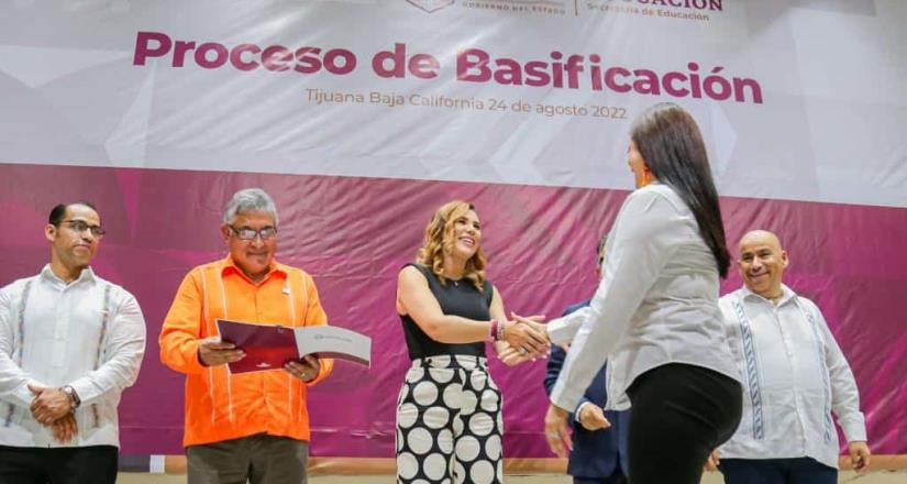 Entrega Gobierno del Estado mil 200 plazas a personal educativo de Baja California