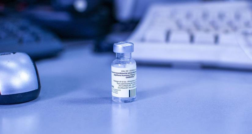 Anuncian vacunas contra VPH para niñas y mujeres