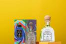 Tequila Patrón lanza edición especial con el escultor Sebastian: una alianza que celebra el Orgullo Monumental
