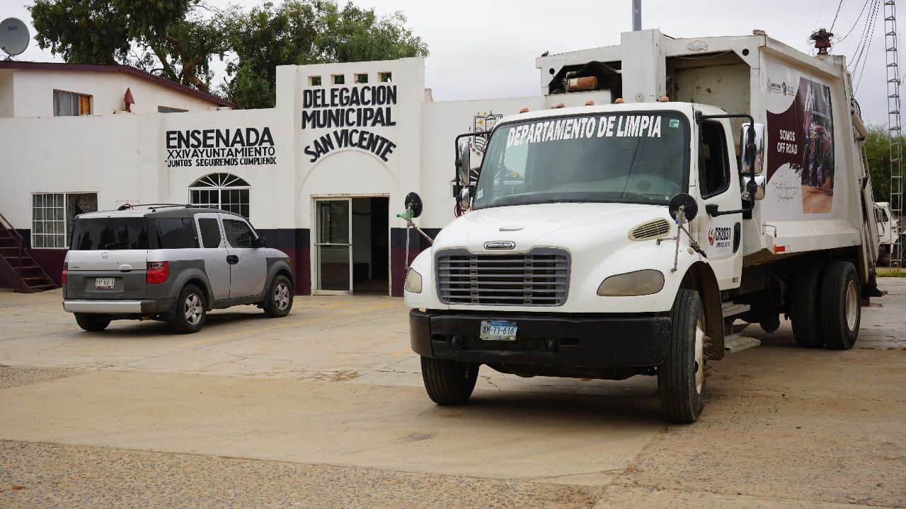 Entrega Gobierno Municipal tres camiones recolectores en delegaciones