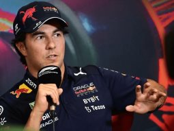 Checo Pérez manda indirecta a Red Bull