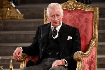 El Rey Carlos III - El impacto de los astros en su vida y la expectativa de su reinado