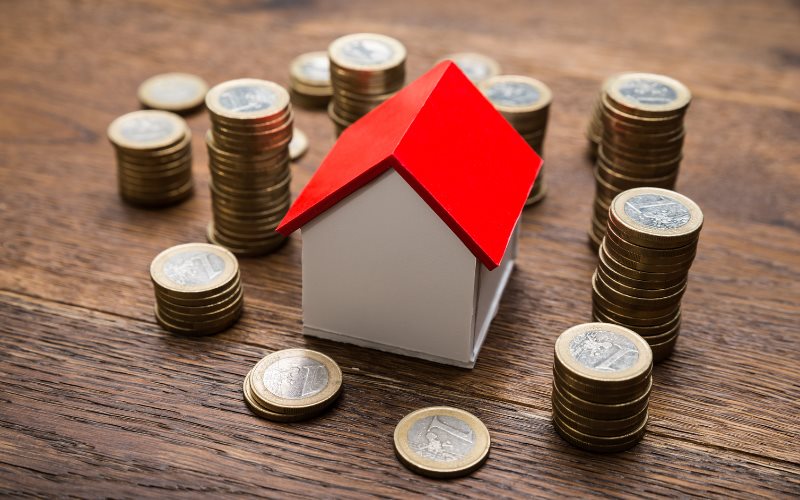 ¿Qué impuestos se pagan al vender una casa?