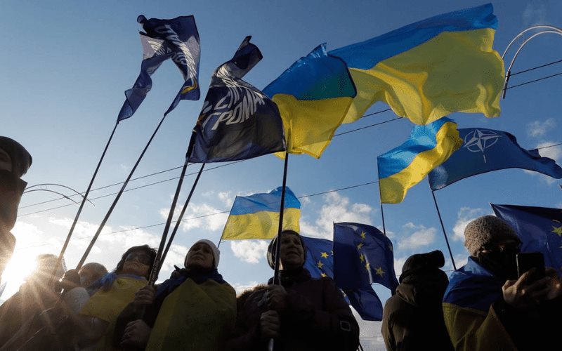 Ucranianos organizan la orgía del fin del mundo por miedo a ataque nuclear