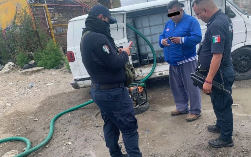 Capturan a hombre por huachicoleo de agua en Ecatepec