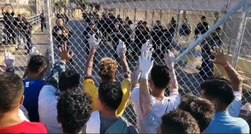 Migrantes venezolanos bloquean Puente Nuevo de Matamoros