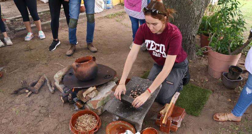 Alumnos de la UAG conocen de gastronomía prehispánica y colonial