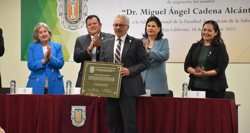 Rinde UABC homenaje al doctor Miguel Ángel Cadena Alcántar